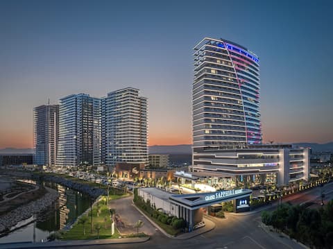 Luxury Life | Casino | Sea View | Beach Front