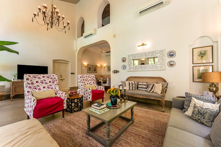 Living room image 3