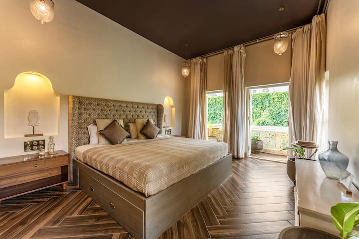 Bedroom 1 image 2