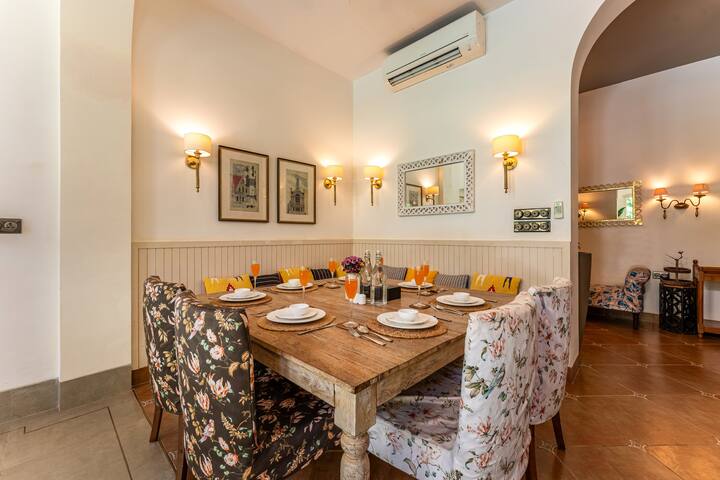 Dining area image 3