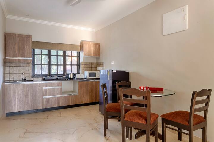 Dining area image 1
