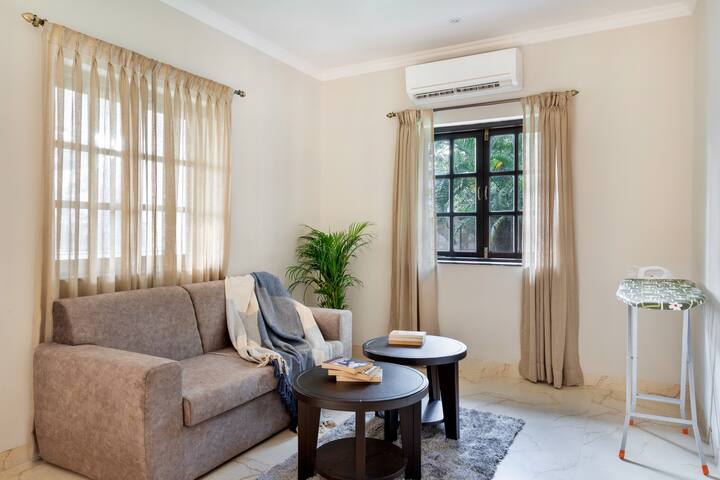 Living room image 6
