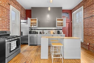 Allentown Walk | WFH Setup | Free Parking | Patio, photo 6 of 53