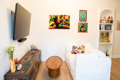 Top Airbnb: The Groovy Grove Getaway in Bird Grove East