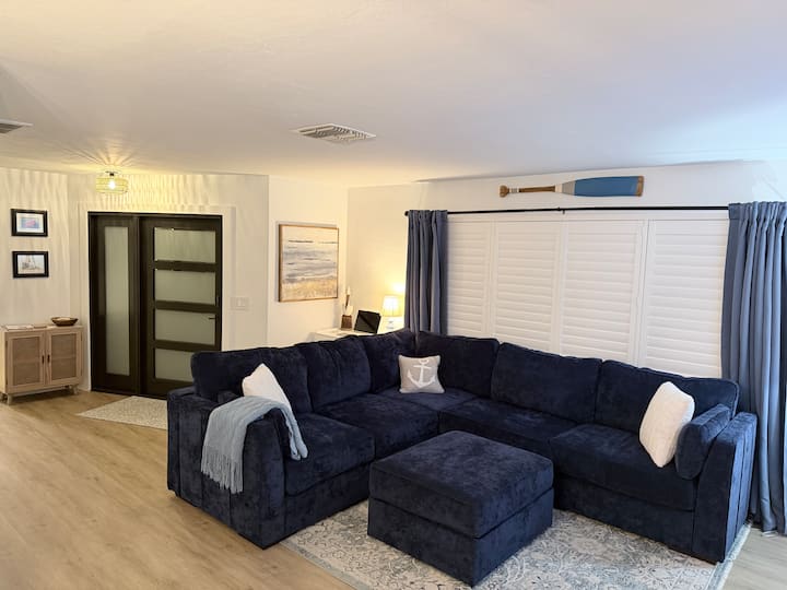 ~6 Minute Walk To Beach/ Heated Pool & Hot Tub! - Marco Island, FL