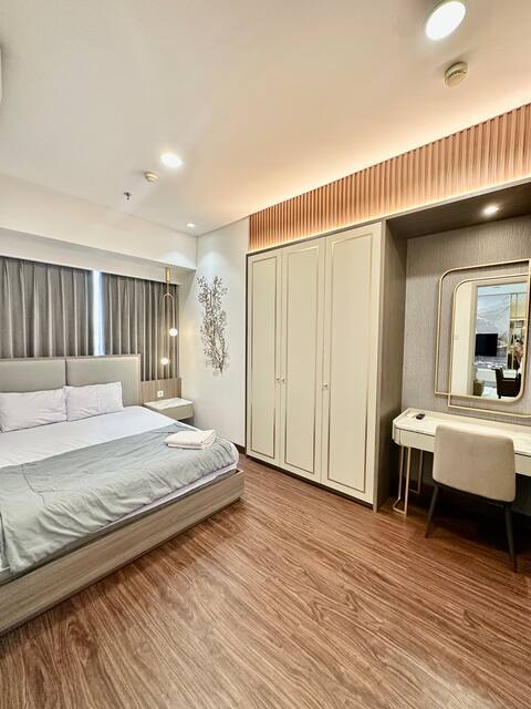 New LaViz Mansion Lux Pakuwon Mall Netflix