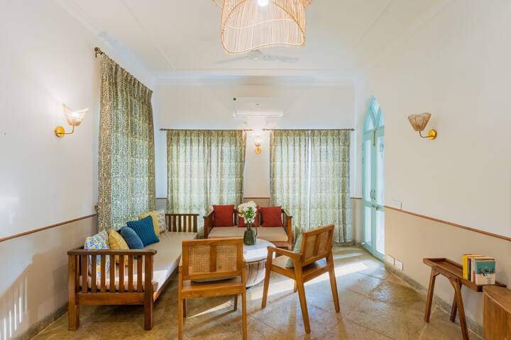 Living room image 2