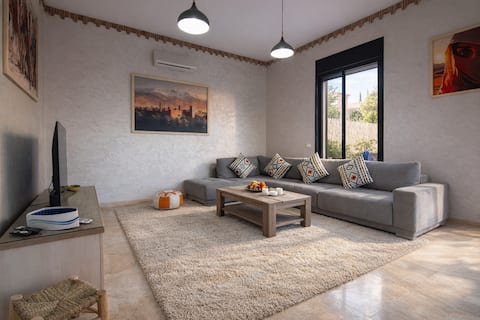 Popular Airbnb listing: Family villa, pool - garden, near the city center in Arrondissement D'annakhil مقاطعة النخيل