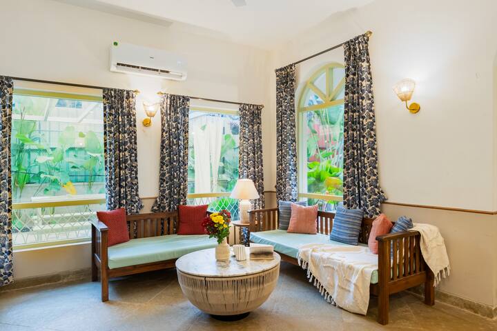 Living room image 1