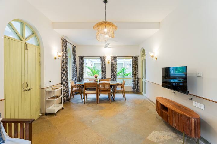 Living room image 3