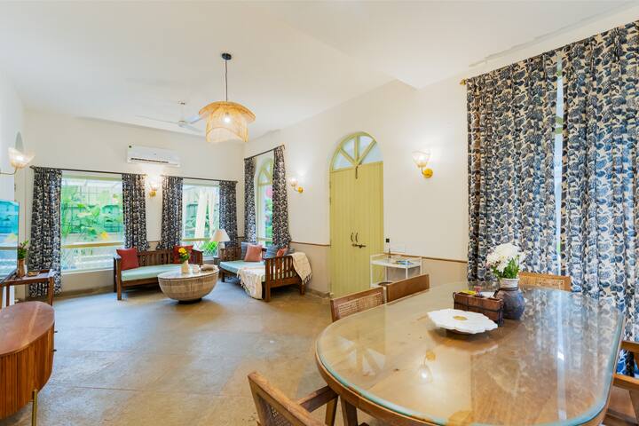 Dining area image 2
