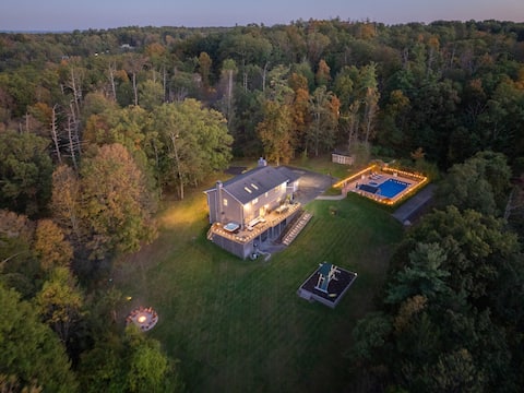 Catskills Getaway - Heated Pool/Hot Tub/Sauna/Gym