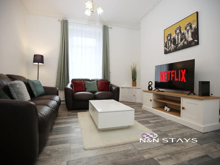 4 Bed House/great For Contractors/free Parking - Swansea