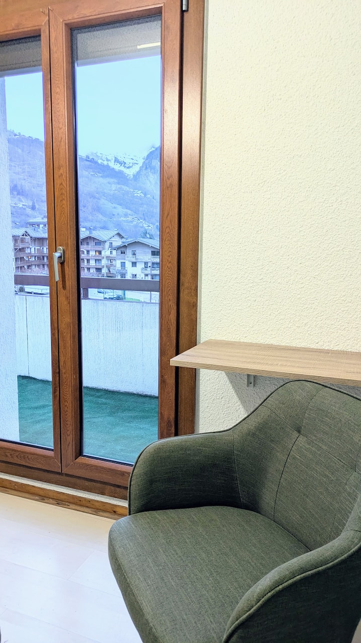 Jedna zo spální je vybavená písacím stolom na prácu na diaľku.