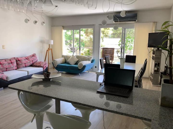 Departamento de 2 ambientes con balcón en Parque Chacabuco