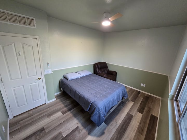 საძინებელი 4