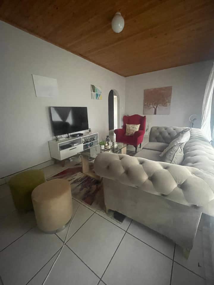Cosy Guesthouse In Vryheid Suburbs - Vryheid