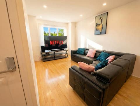 Popular Airbnb listing: Spacious 2BR | FREE Parking + 1.5 Bath | Near YUL in Chomedey