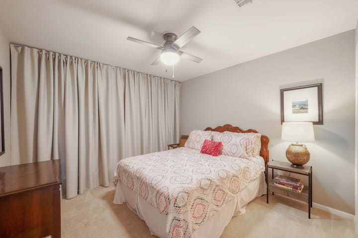 Კომფორტული საწოლი Queen ‑ ის ზომის 