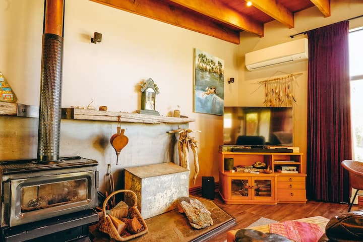 Bee Wild Garden Sanctuary • Private Oasis - Glenorchy