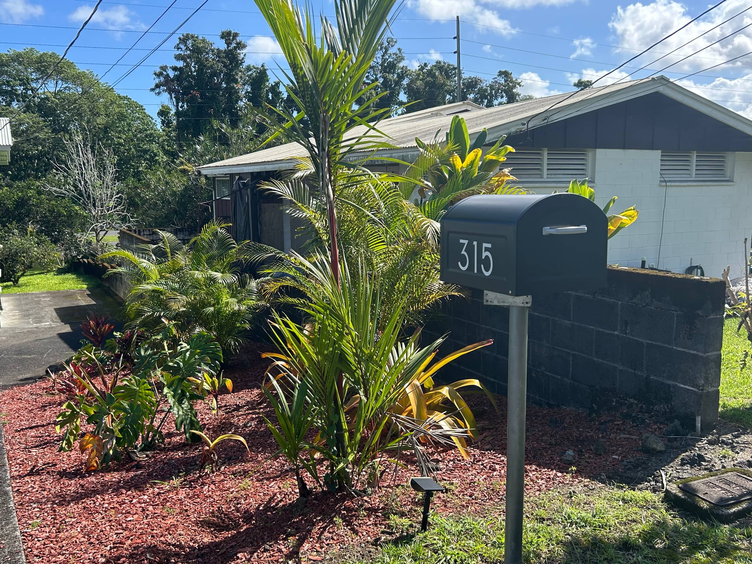 Home in Hilo · ★5.0 · 3 bedrooms · 3 beds · 1 private bath - Image 8