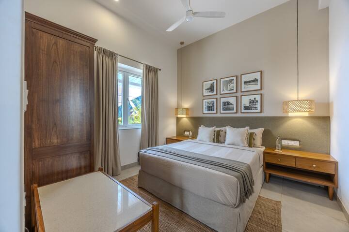 Bedroom 1 image 2