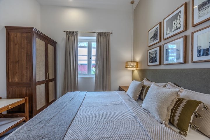 Bedroom 1 image 4