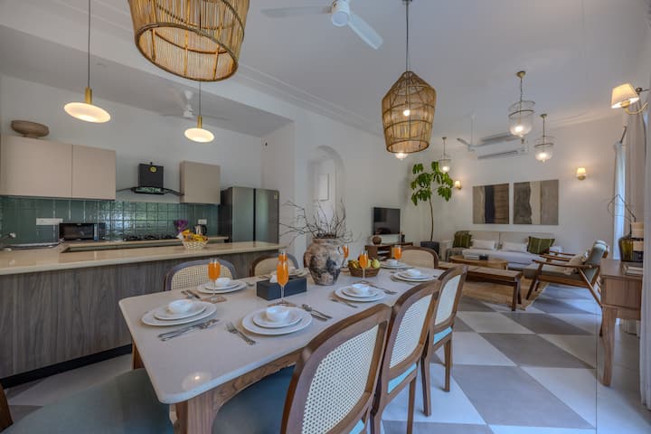 Dining area image 2