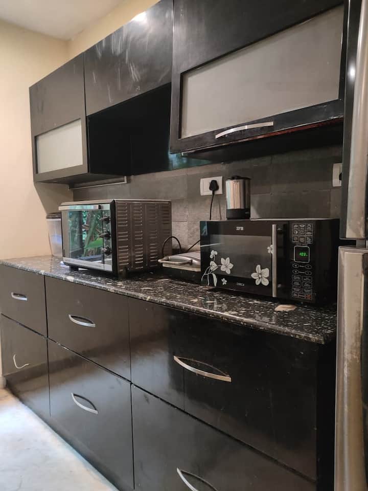Full kitchen image 1