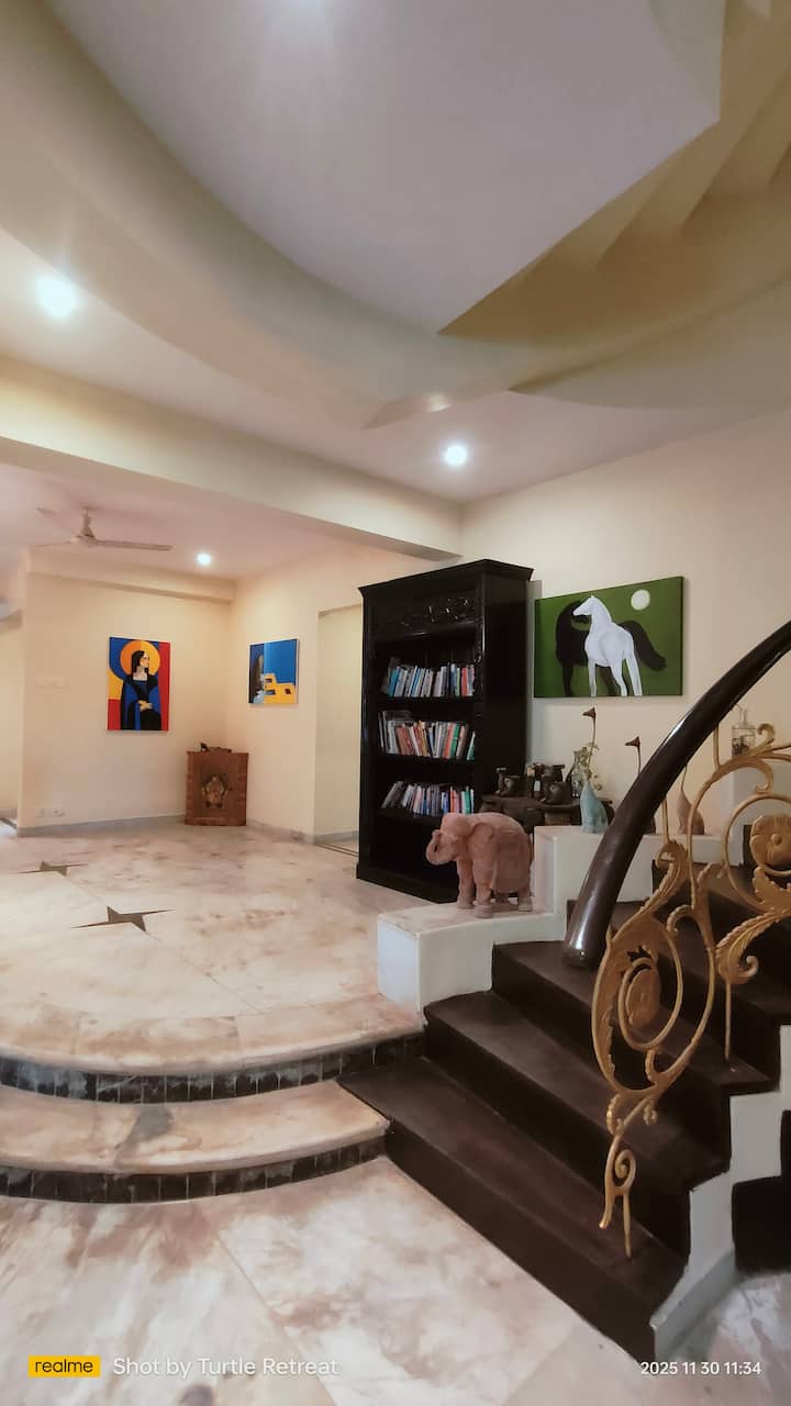 Living room image 7