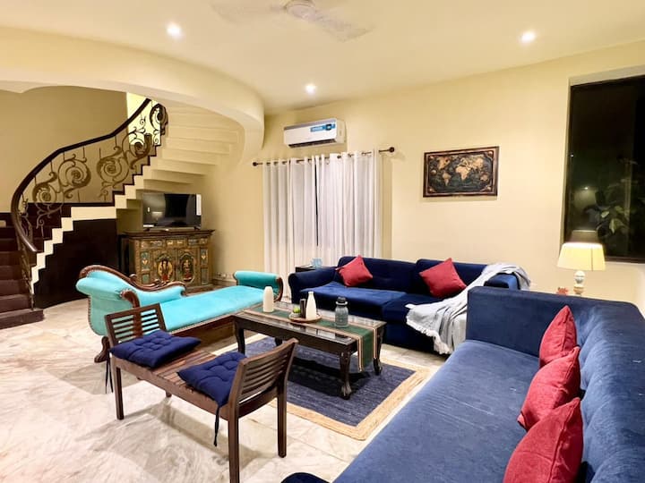 Living room image 2