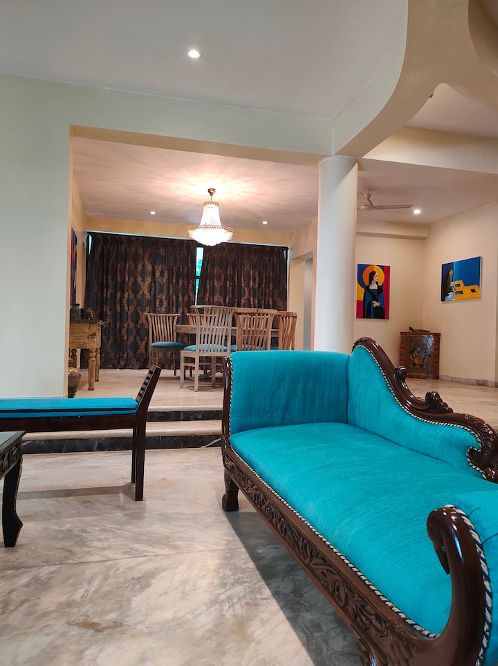 Living room image 10