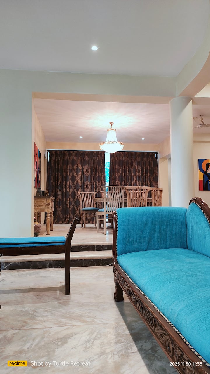 Living room image 8