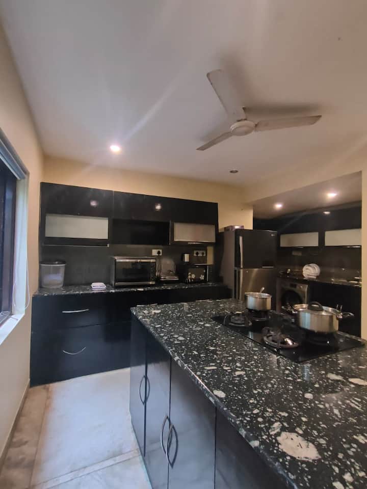 Full kitchen image 2