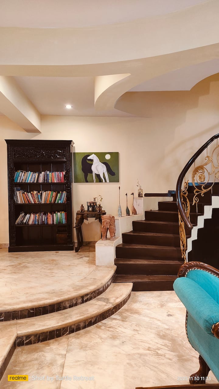 Living room image 6