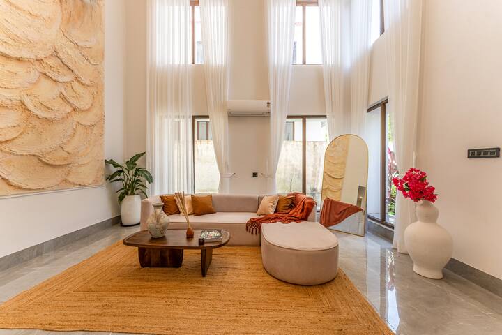 Living room image 5