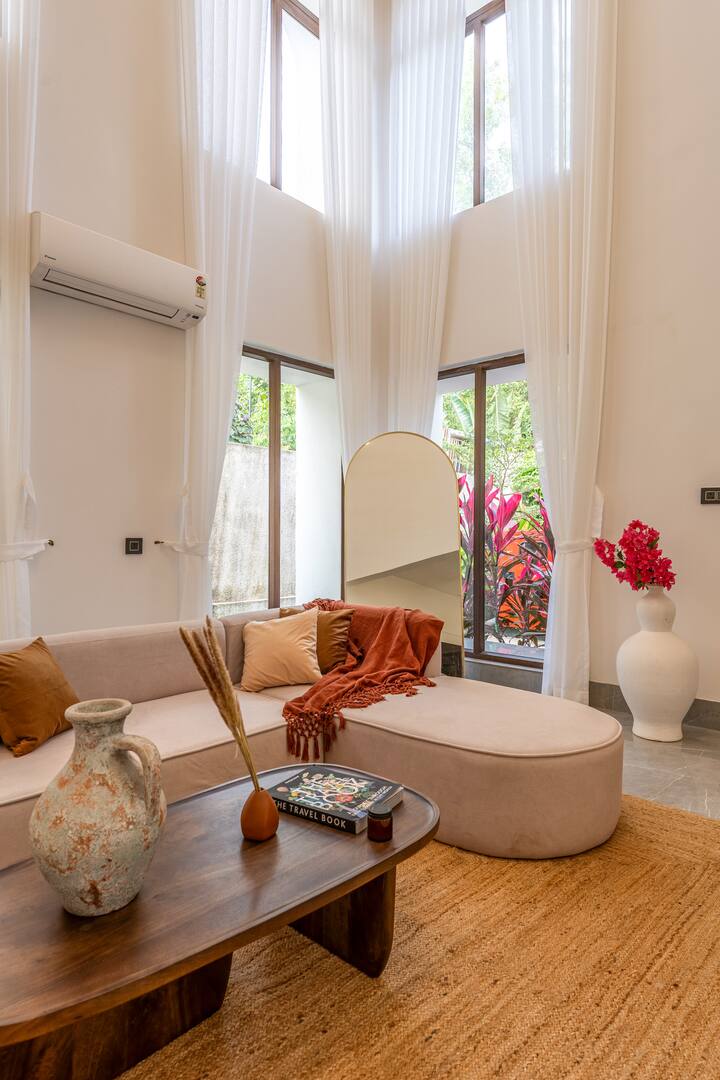 Living room image 2