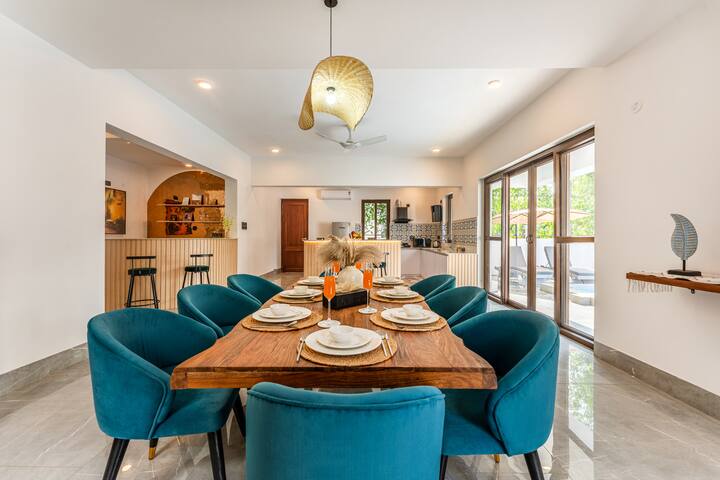 Dining area image 1