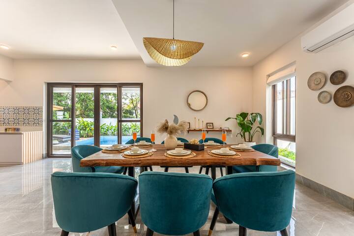 Dining area image 3