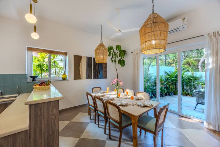 Dining area image 3