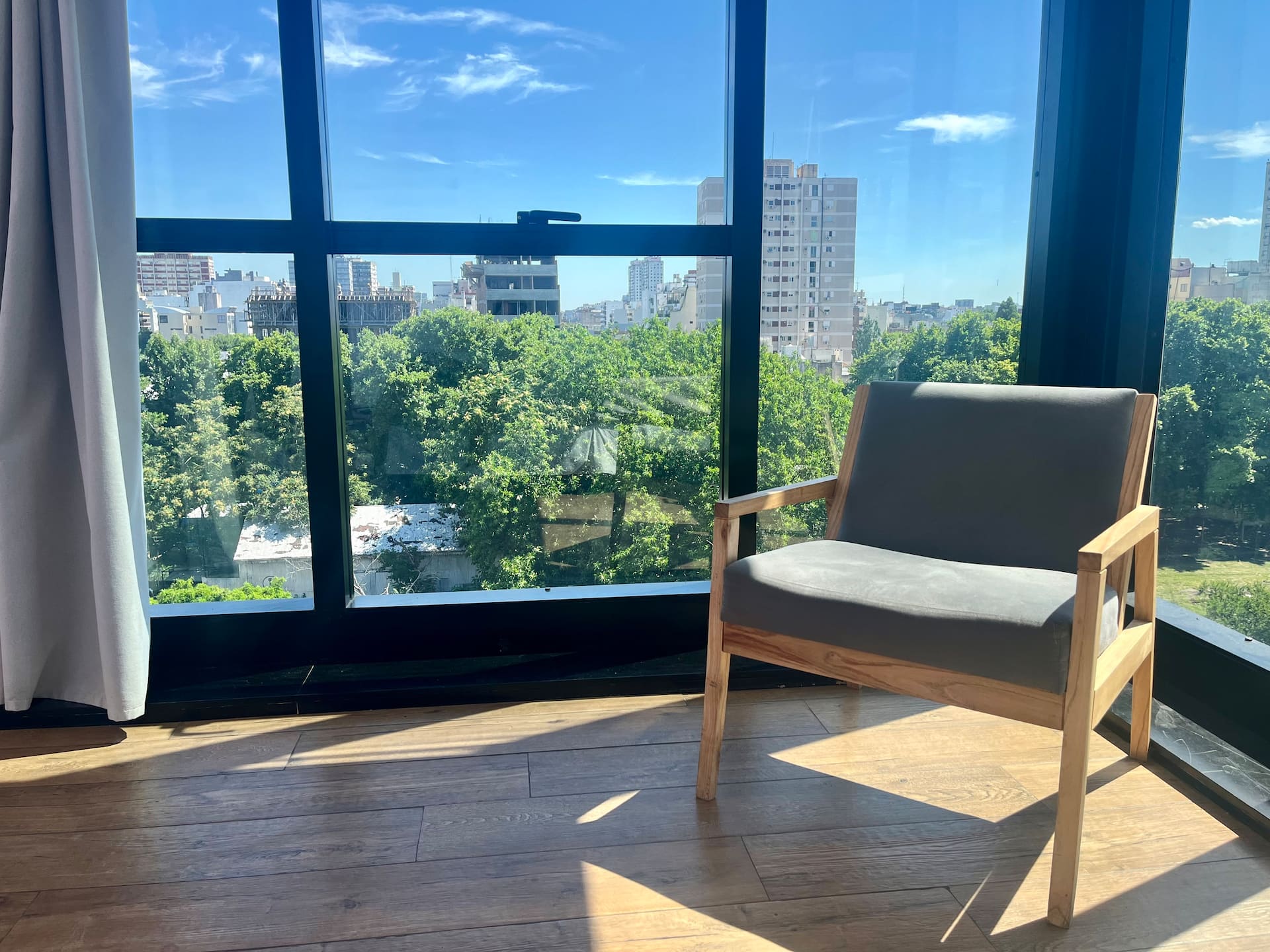Apartamento de dois ambientes com varanda em Colegiales