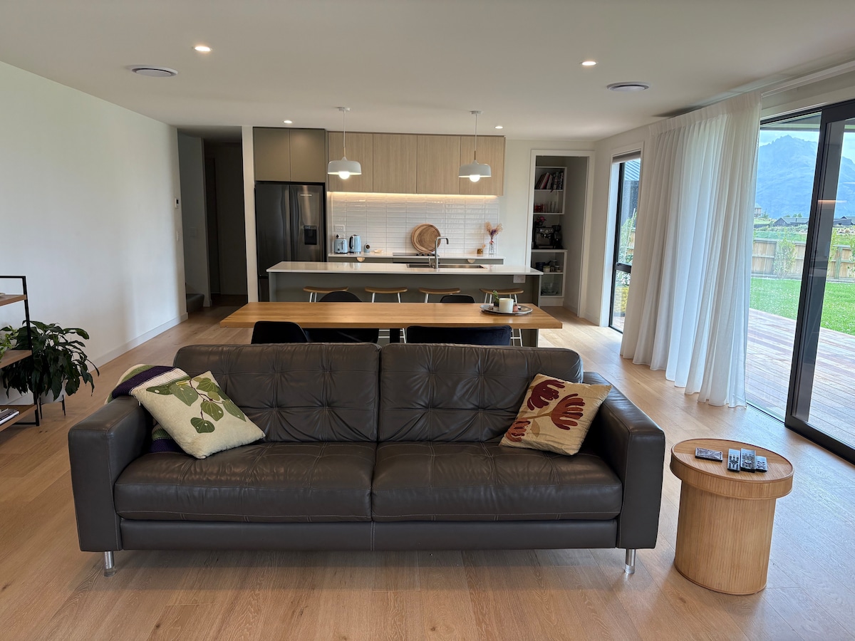 Spur Ridge Views - ‘A Remarkable Place to Lie’ - Houses for Rent in ...