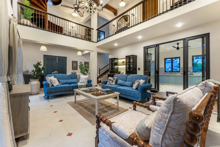 Living room image 7