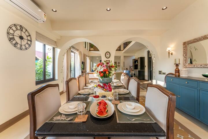 Dining area image 1