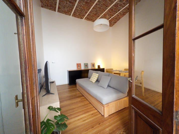 Квартира с 1 спальней в Almagro