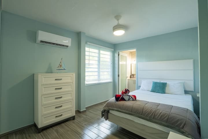 Suite 2 - Primary bedroom with en suite bathroom