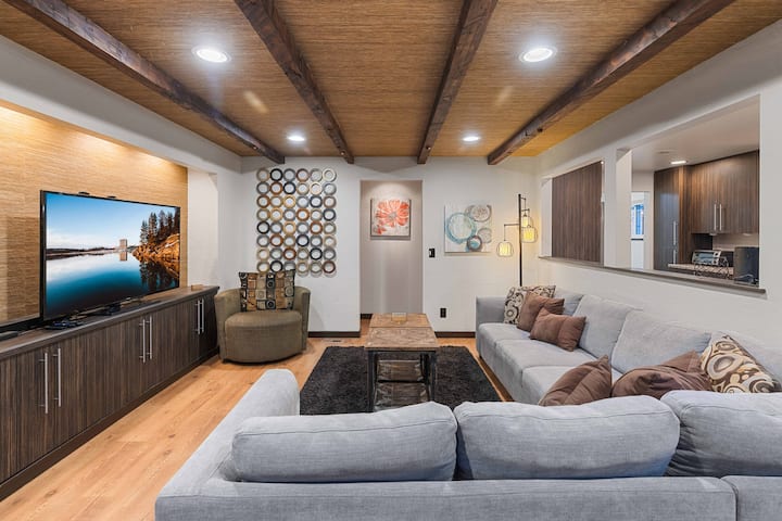 Cda Beach-stylish, Spacious & Perfectly Located - Coeur d'Alene, ID