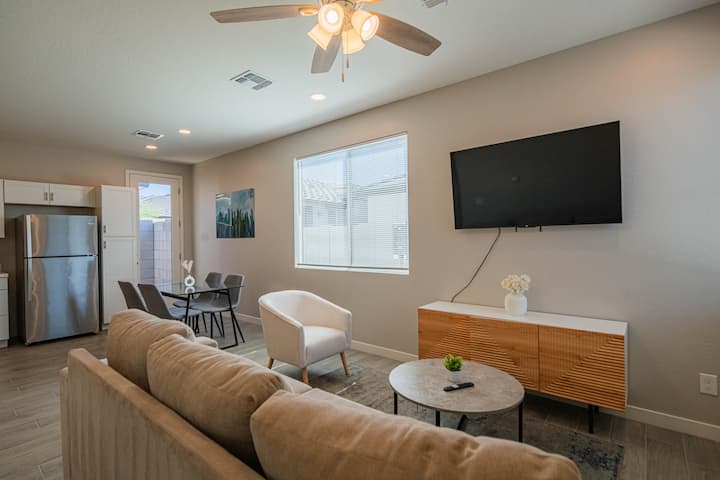 Glendale 1br | Pool+gym Near State Farm - Glendale, AZ