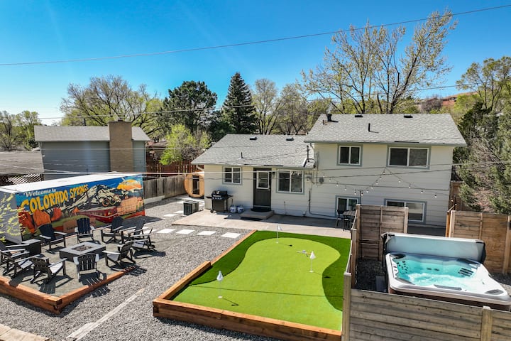 Sleeps 10! Hot Tub, Sauna, Putting Green, Firepit - Manitou Springs, CO