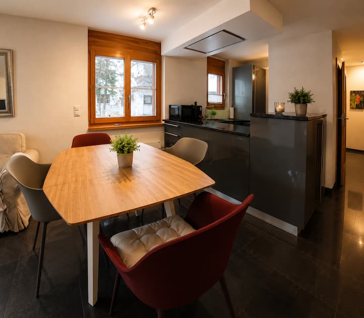 Modern & Familienfreundlich | Balkon - Leukerbad